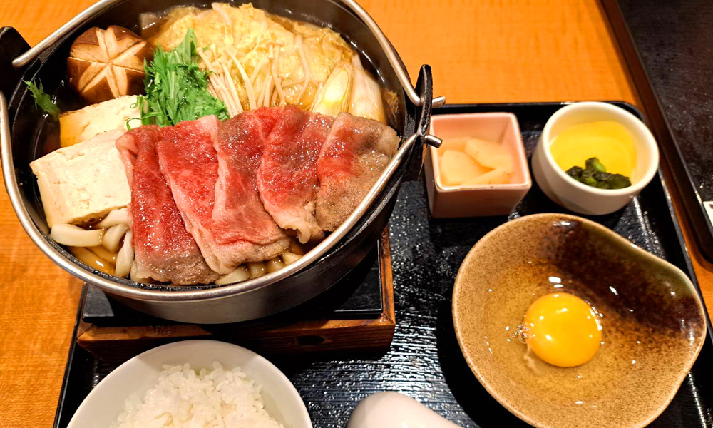 和牛すき焼き定食 Wagyu Sukiyaki Set 和牛壽喜鍋套餐 와규 스키야키 세트